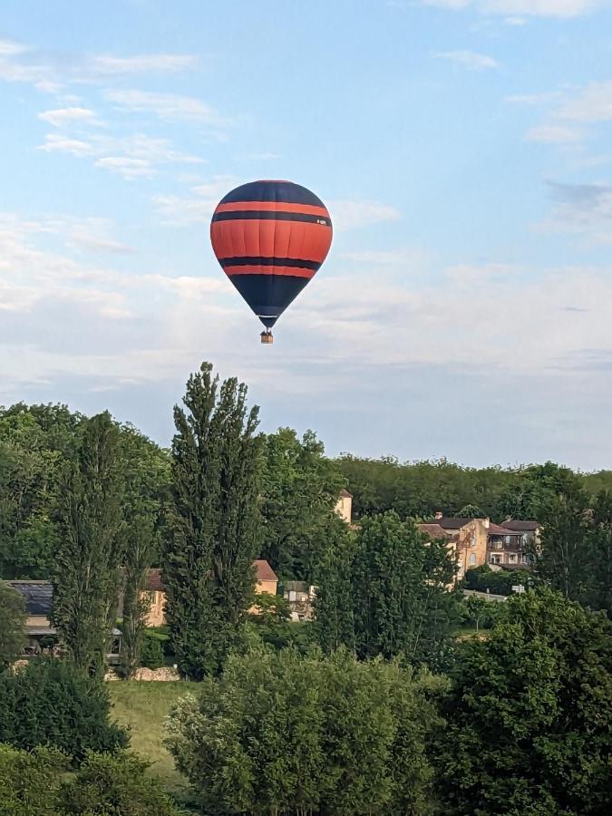 La Grange Symphorine, Chambre D'Hotes De Charme Situee Entre La Vallee De La Dordogne Et La Vallee De La Vezere Meyrals Exteriér fotografie