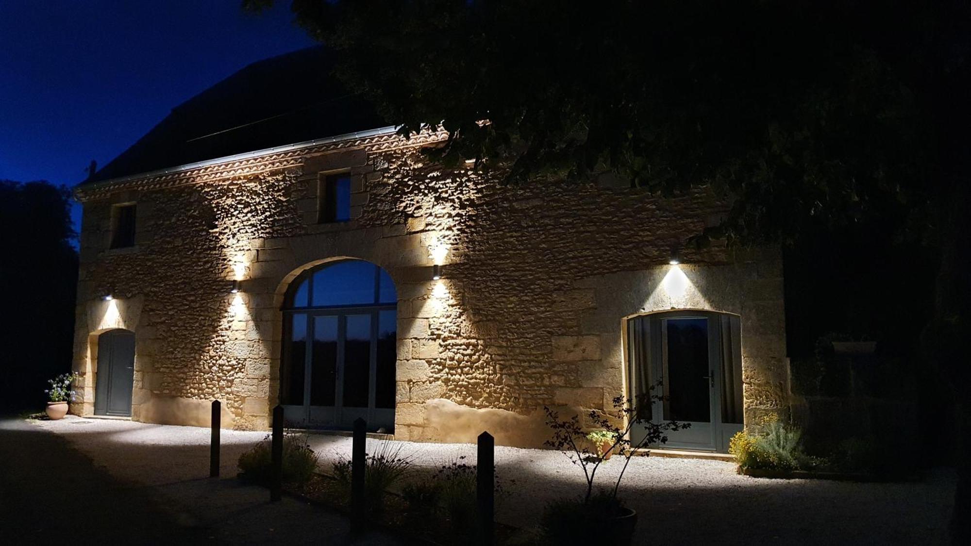 La Grange Symphorine, Chambre D'Hotes De Charme Situee Entre La Vallee De La Dordogne Et La Vallee De La Vezere Meyrals Exteriér fotografie